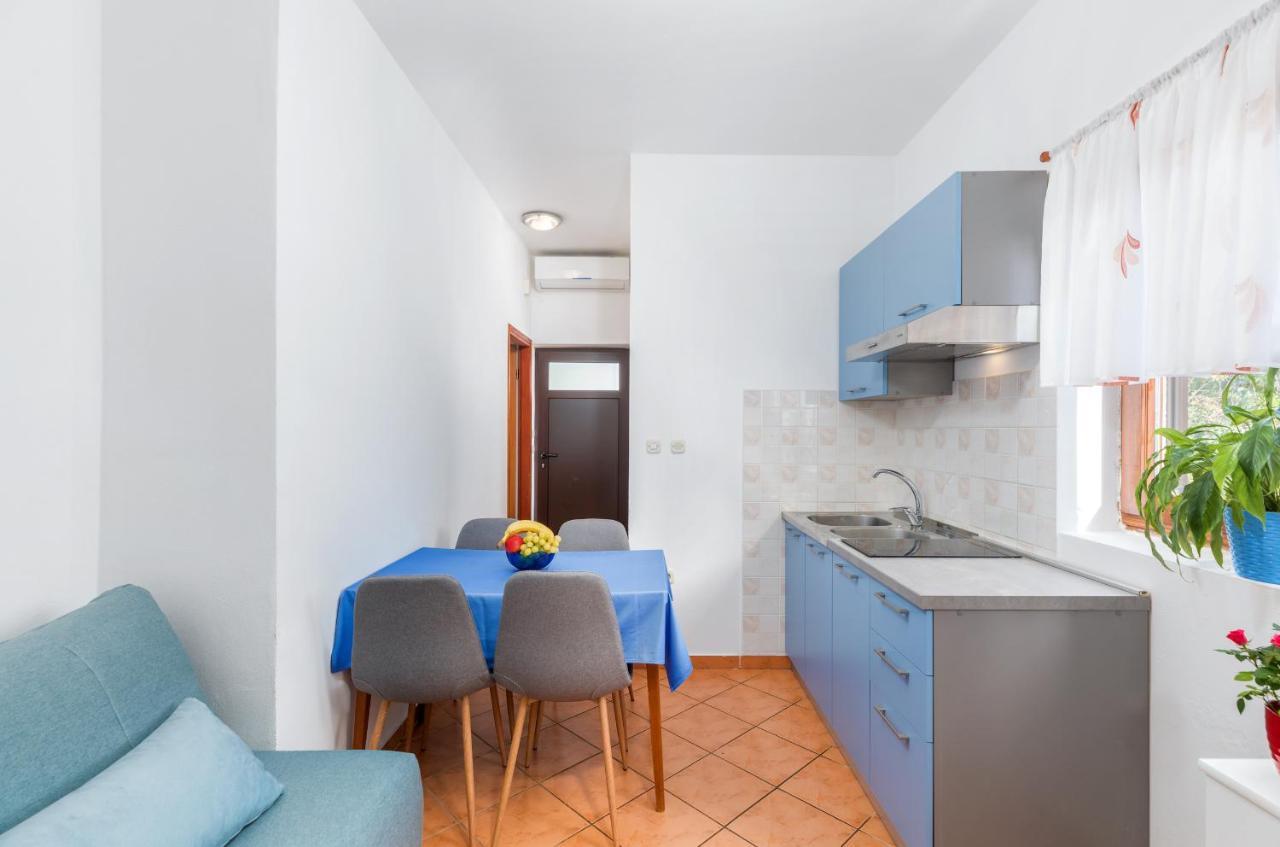 Center Of Fazana Apartments Katarina 外观 照片