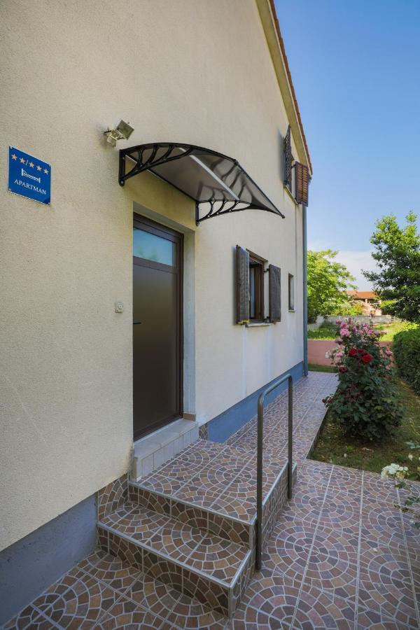 Center Of Fazana Apartments Katarina 外观 照片